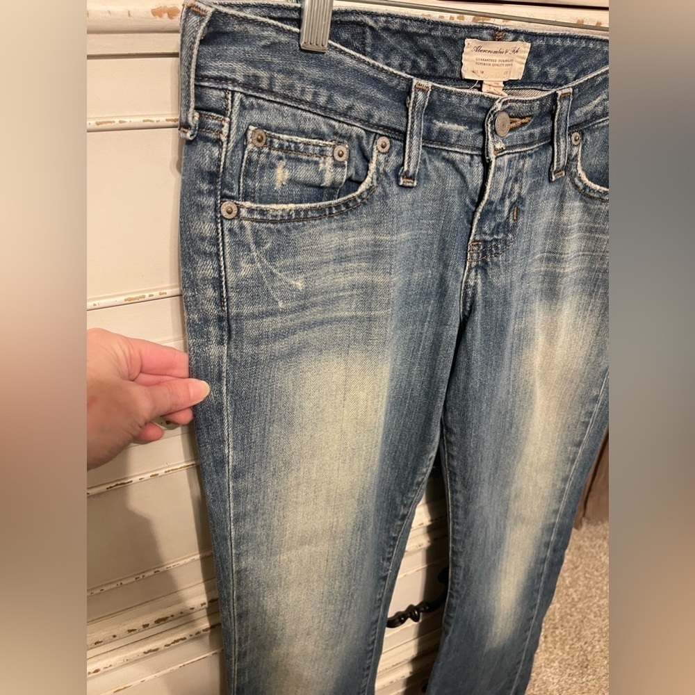 ABERCROMBIE and Fitch jeans - Picture 3 of 10